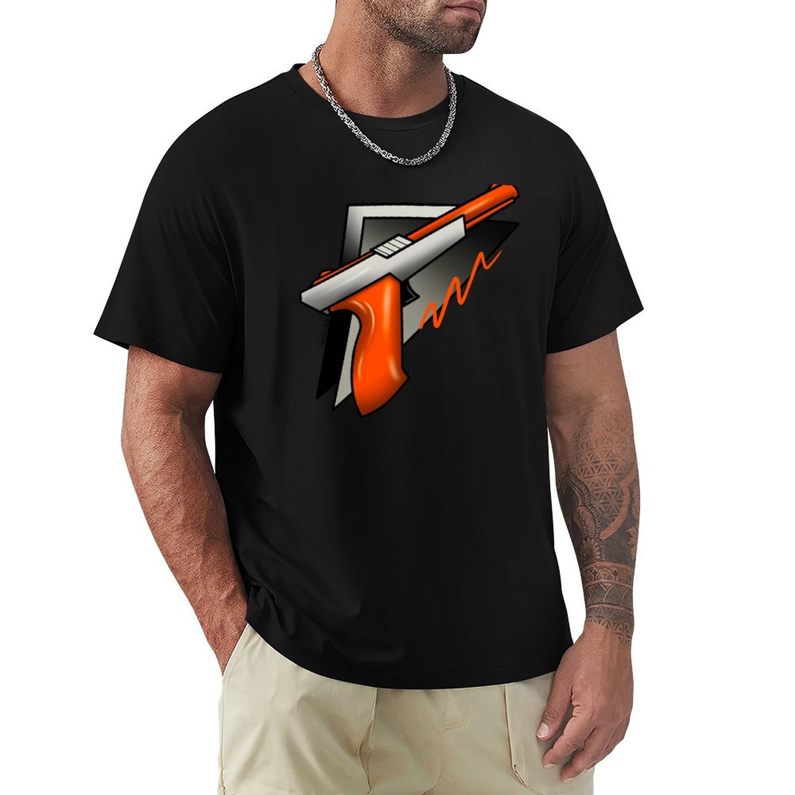 Retro Gaming Gun - تي شيرت بتصميم مسدس ضوئي لوحدة