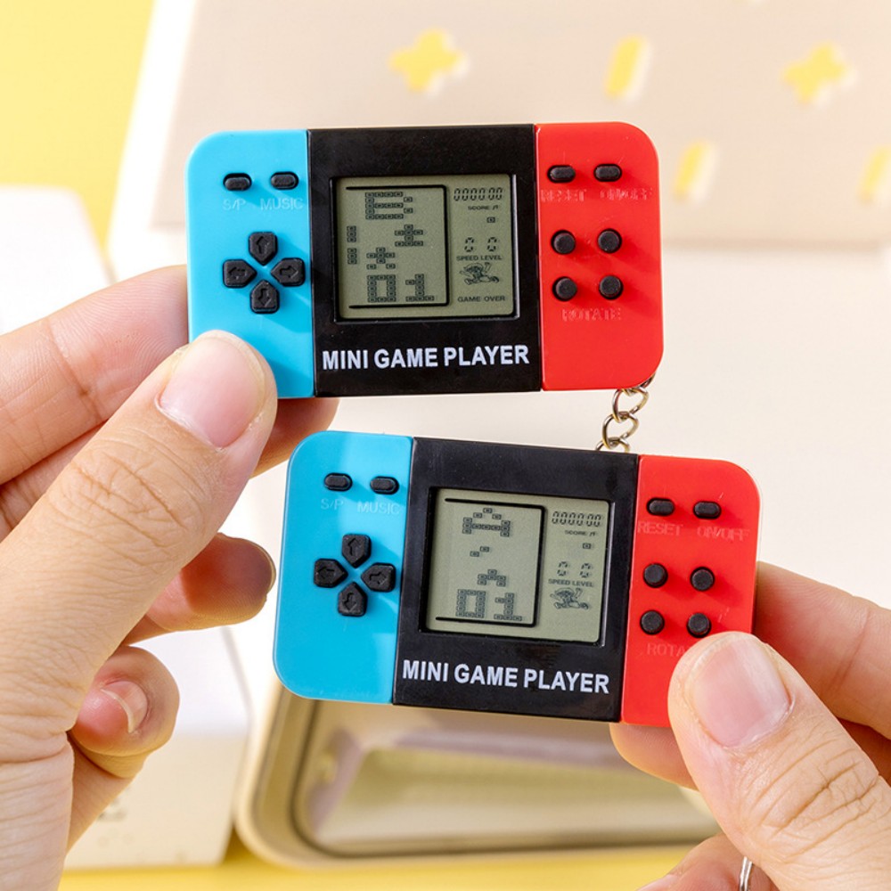 سلسلة مفاتيح على شكل وحدة تحكم - مراجعة Retro Gaming System وسعره